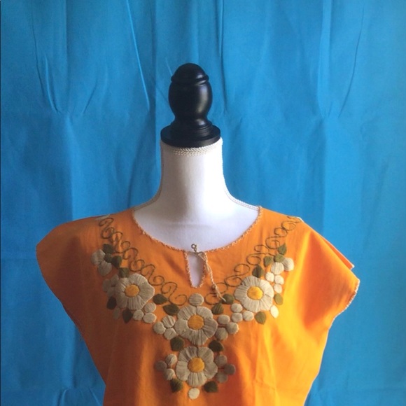 Mexican Muslin Peasant Style Embroidered Blouses - Picture 5 of 6